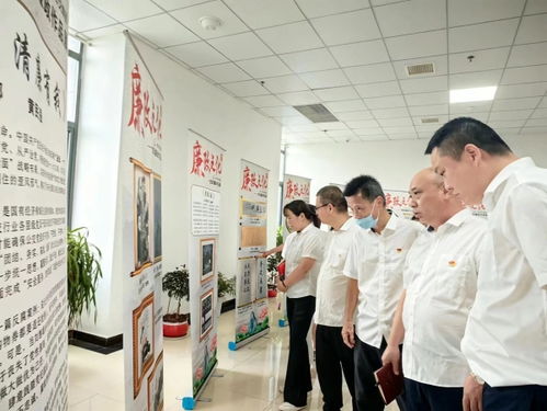 武汉公交集团五公司组织党员干部参观廉政文化展，筑牢思想防线